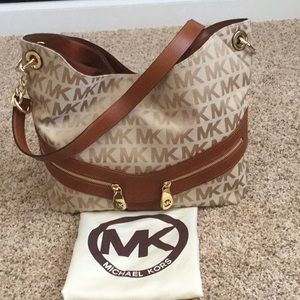 NWOT Michael kors